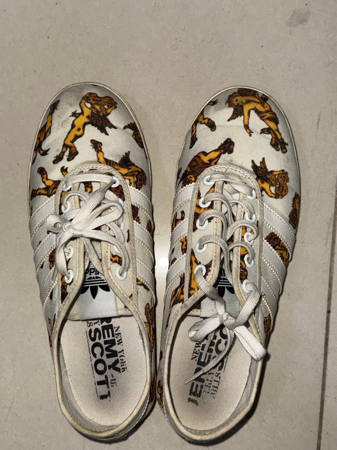 250 / 제레미스캇 아디다스 천사프린팅 스니커즈 상품이미지2