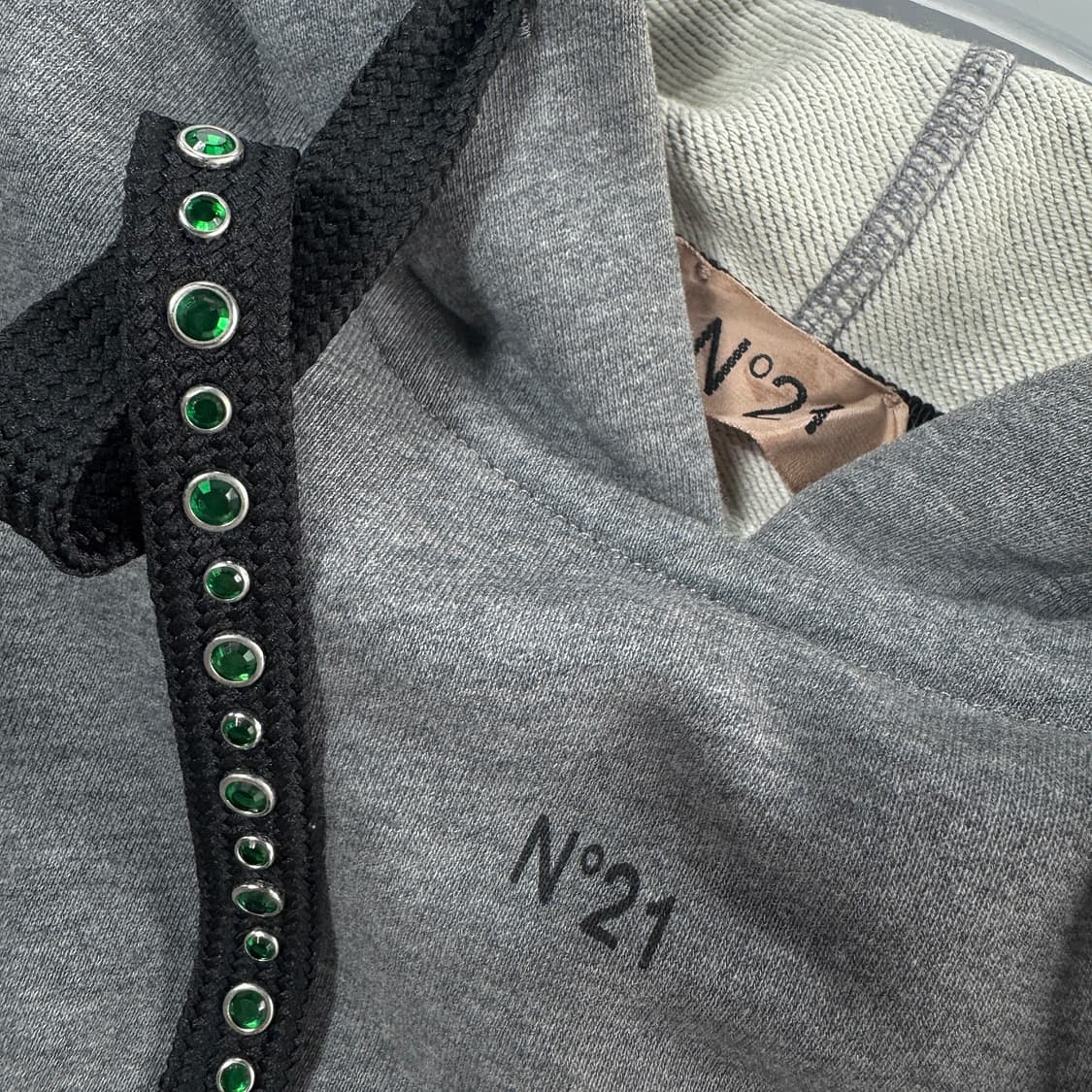 N21 드로스트링 로고 후디 상품이미지2