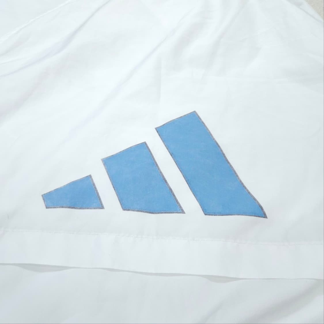 아디다스 화이트 빅로고 바람막이 105 상품이미지4