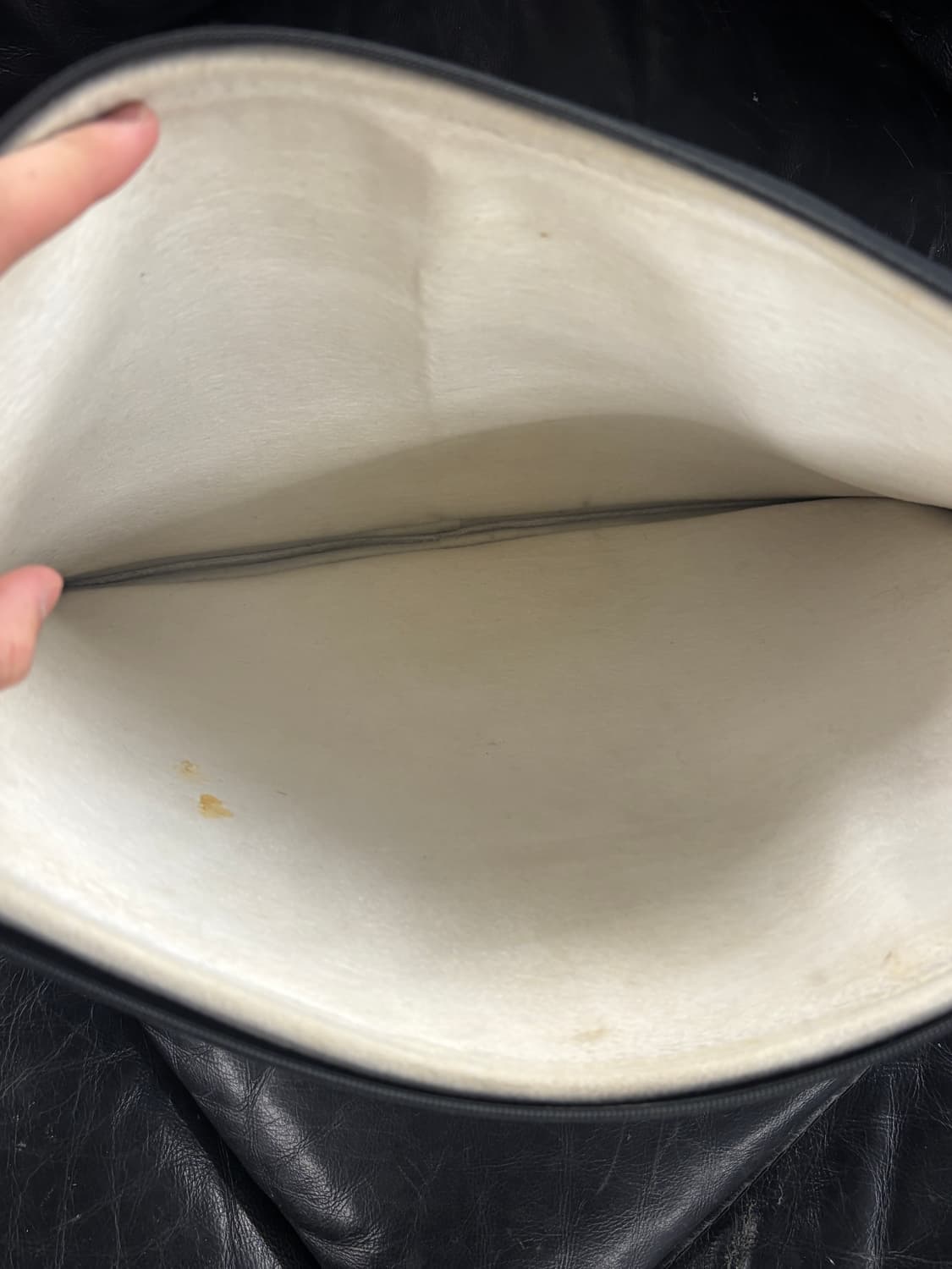 마크제이콥스 블랙 로고 노트북 파우치 상품이미지4