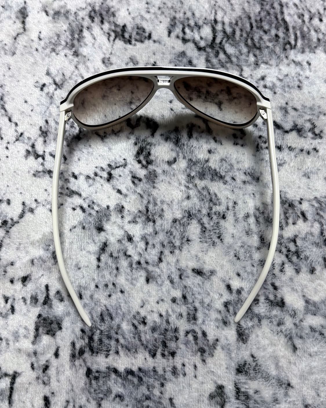 디올옴므 블랙타이 선글라스 화이트 OS 상품이미지4