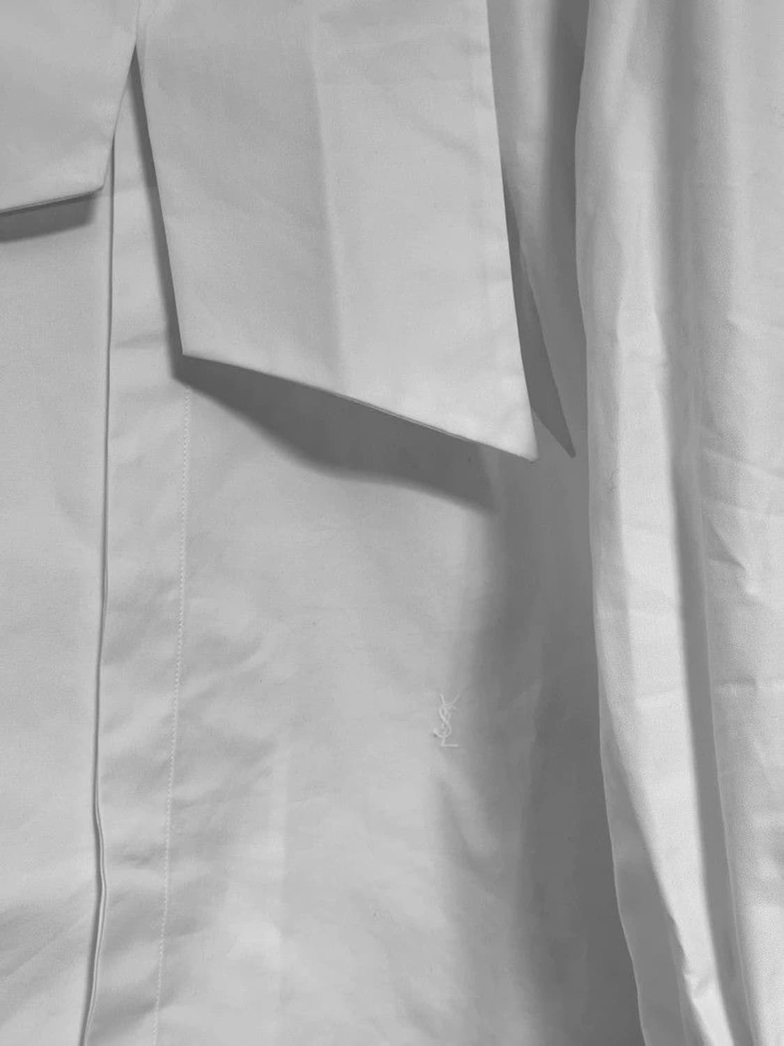 [투어스 착용] 생로랑 23AW 보우 타이 셔츠 상품이미지6