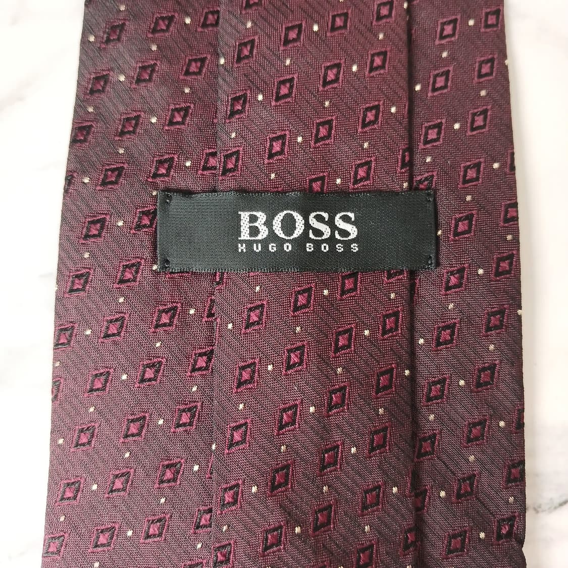 휴고보스 실크 와인 패턴 넥타이 9cm A+등급 E870
 상품이미지9