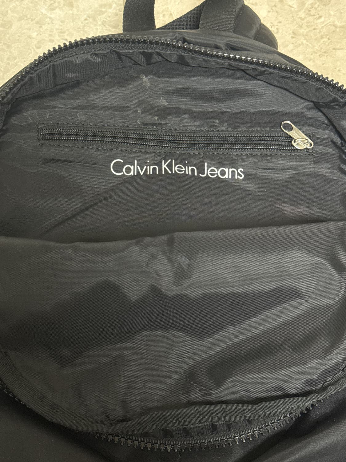 캘빈클라인 블랙 나일론 백팩 상품이미지4
