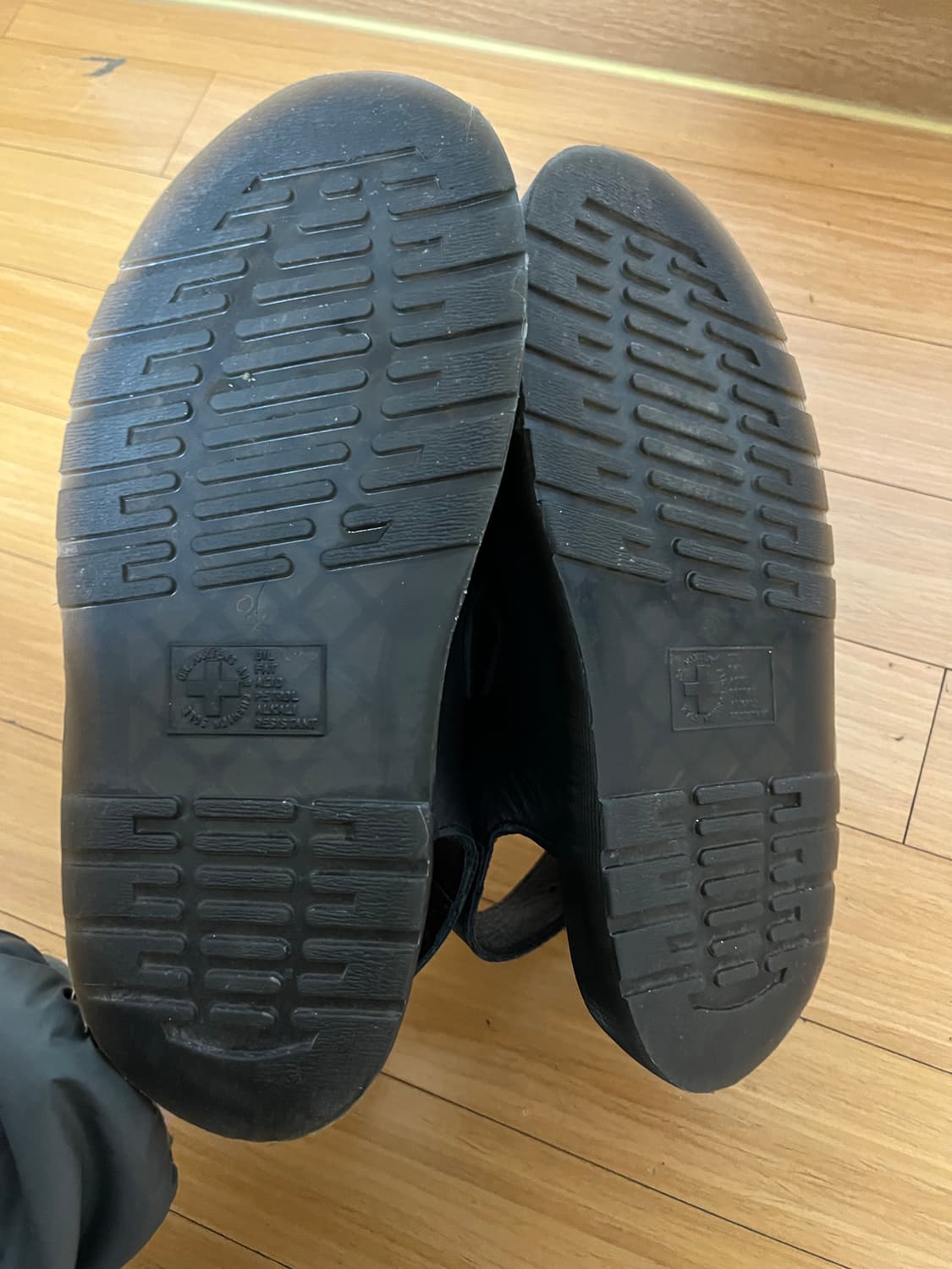 닥터마틴x플레져스 조지 240 상품이미지7