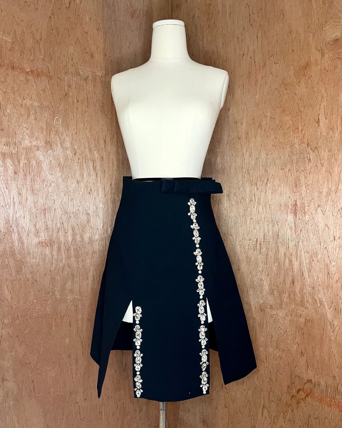 슈슈통 크리스탈 보우 블랙 스커트 상품이미지1