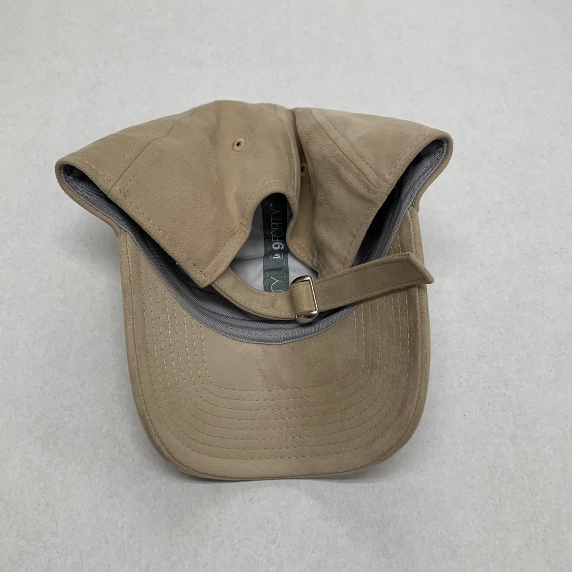 뉴에라 9FORTY NYC 스웨이드 볼캡 모자 상품이미지3