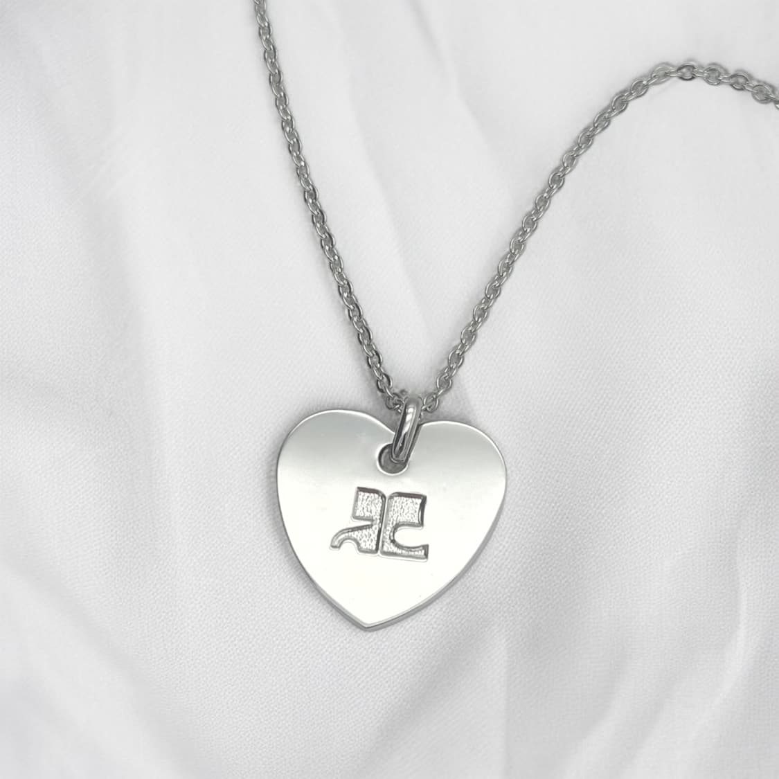 꾸레쥬 하트 로고 목걸이 상품이미지1