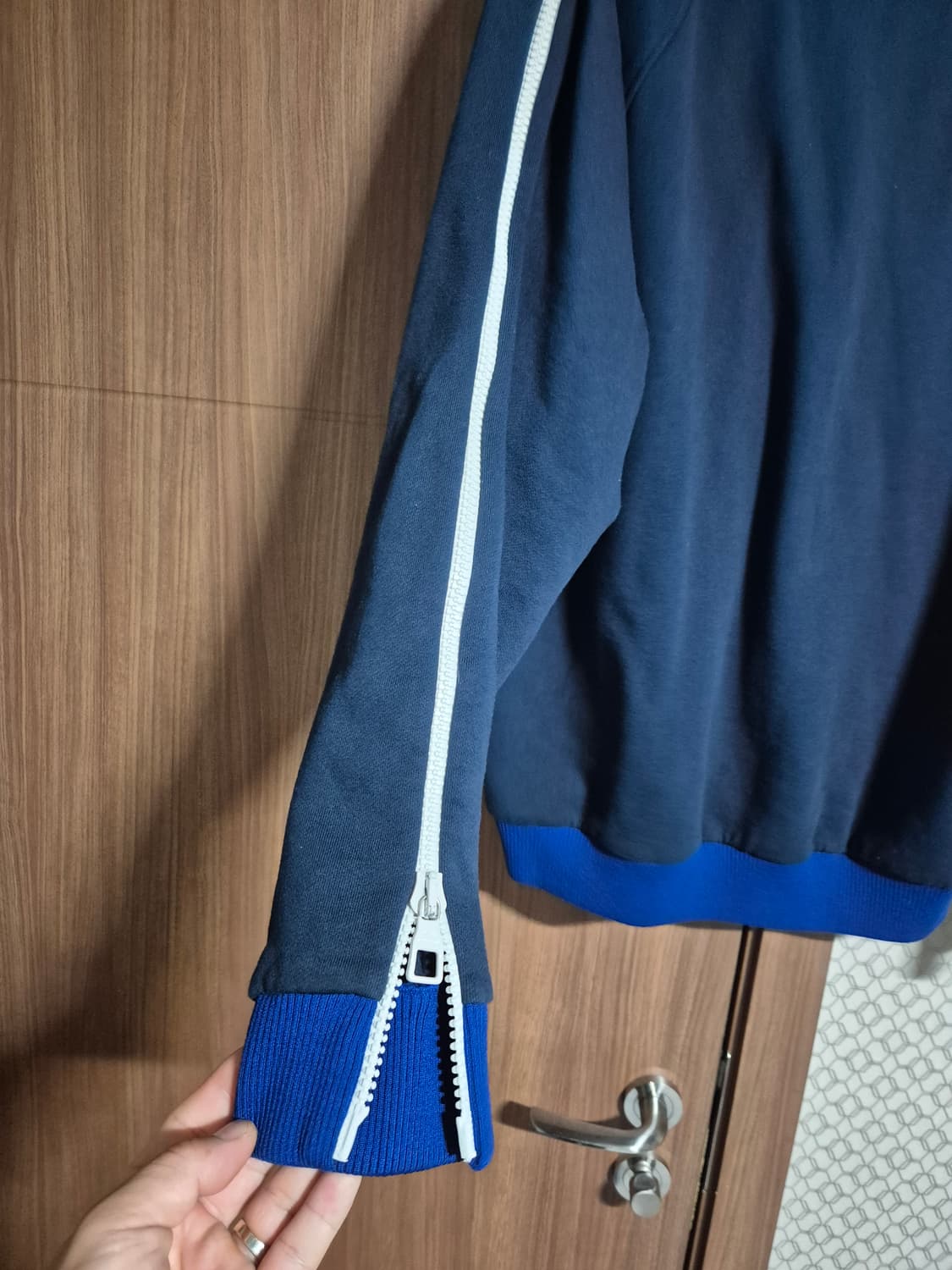 루이비통 멀티지퍼 맨투맨xl 상품이미지6