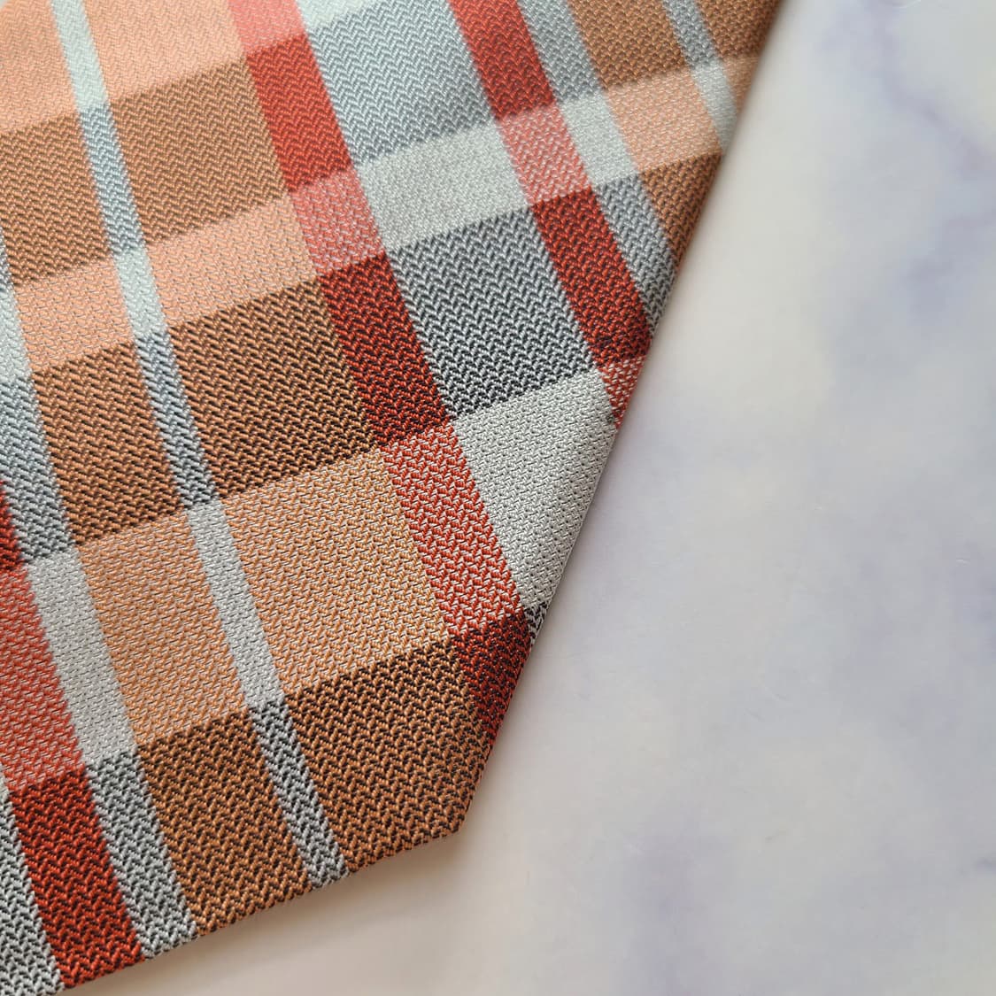 캘빈클라인 실크 오렌지 체크 패턴 넥타이 7.7cm A등급 E705 상품이미지9