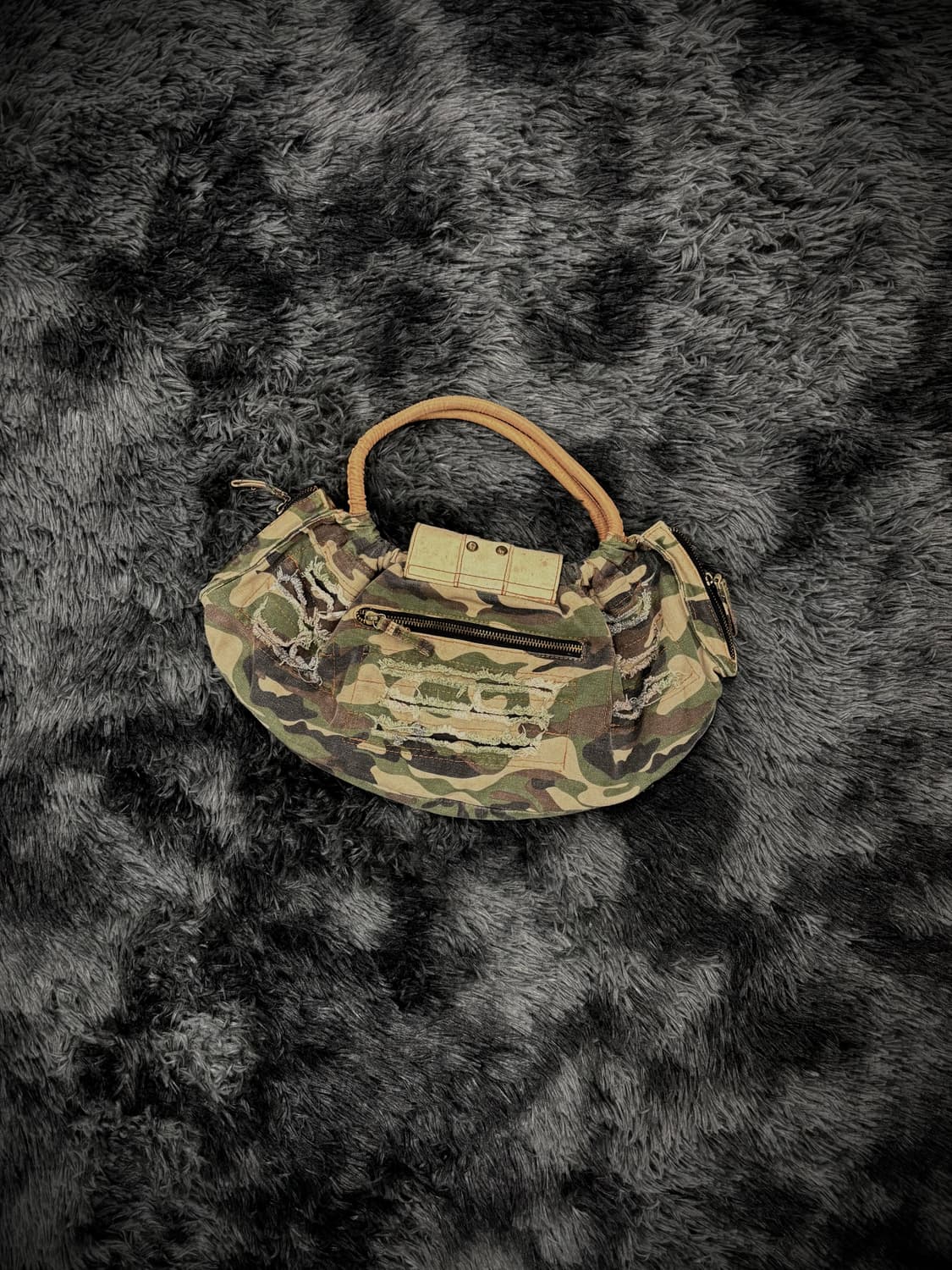 밀리터리 카모 & 꽃 자수 덤플링 숄더백 상품이미지2