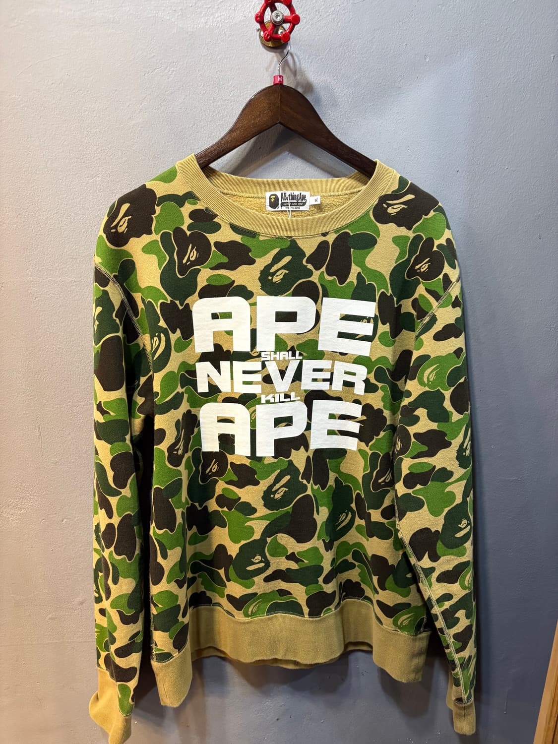 베이프 퍼스트 카모 에이프 쉘 네버 킬 에이프 맨투맨 상품이미지2