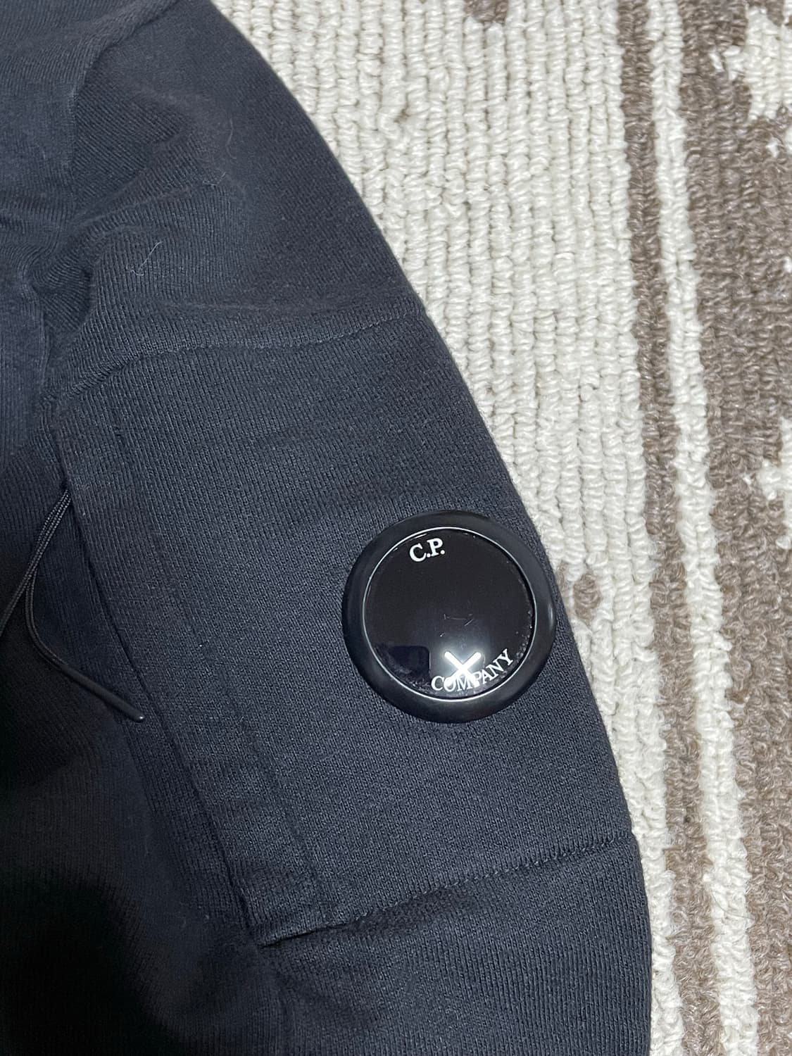 CP컴퍼니 맨투맨 상품이미지2