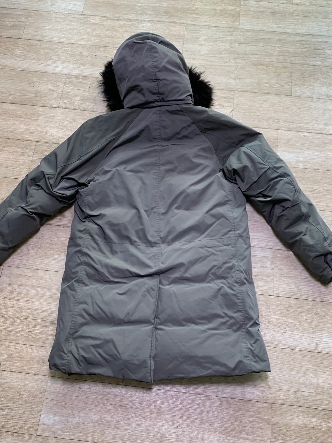 띠어리 구스다운 포켓 파카 패딩 상품이미지3