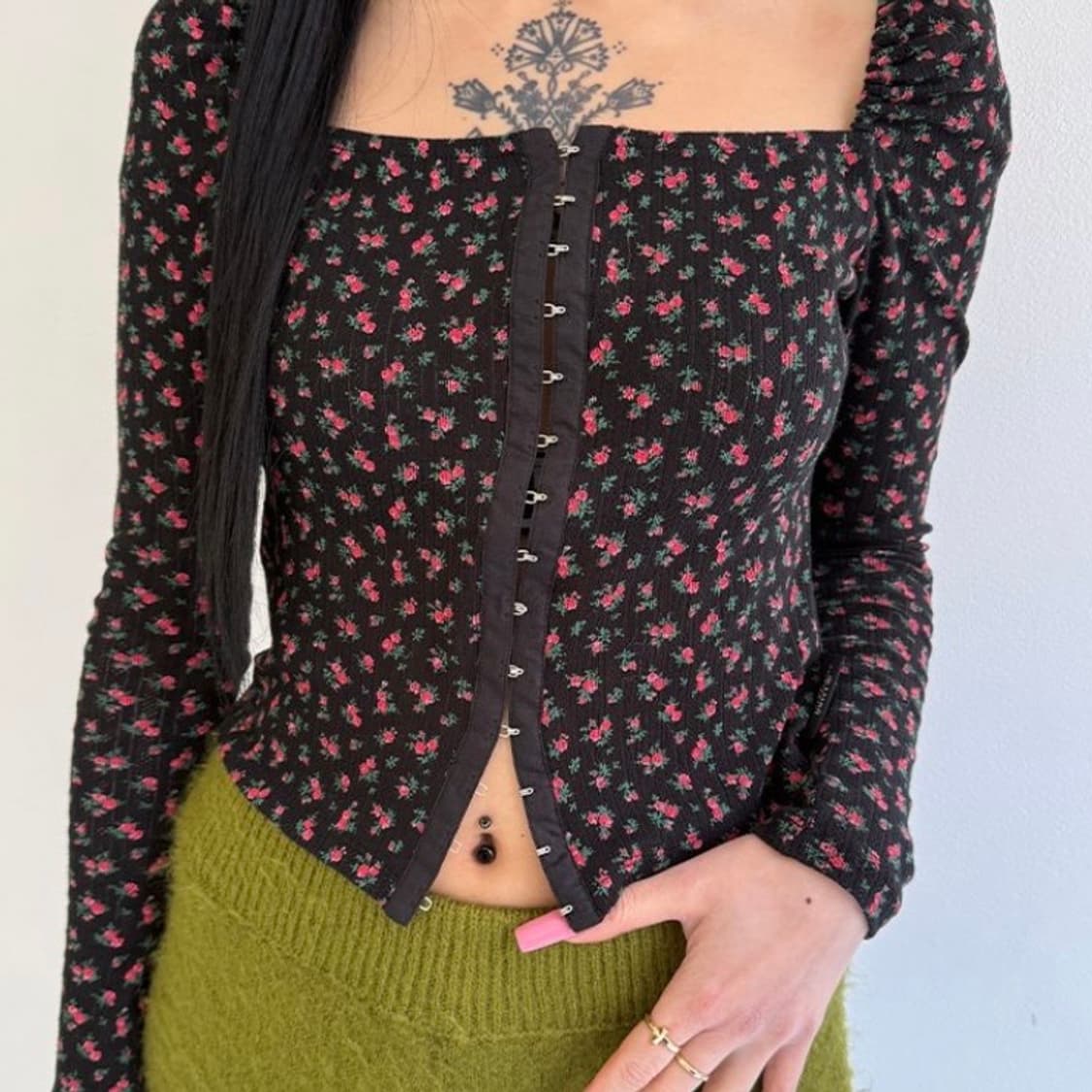 미스테리어스호텔 플라워퍼프 가디건 블랙 상품이미지1