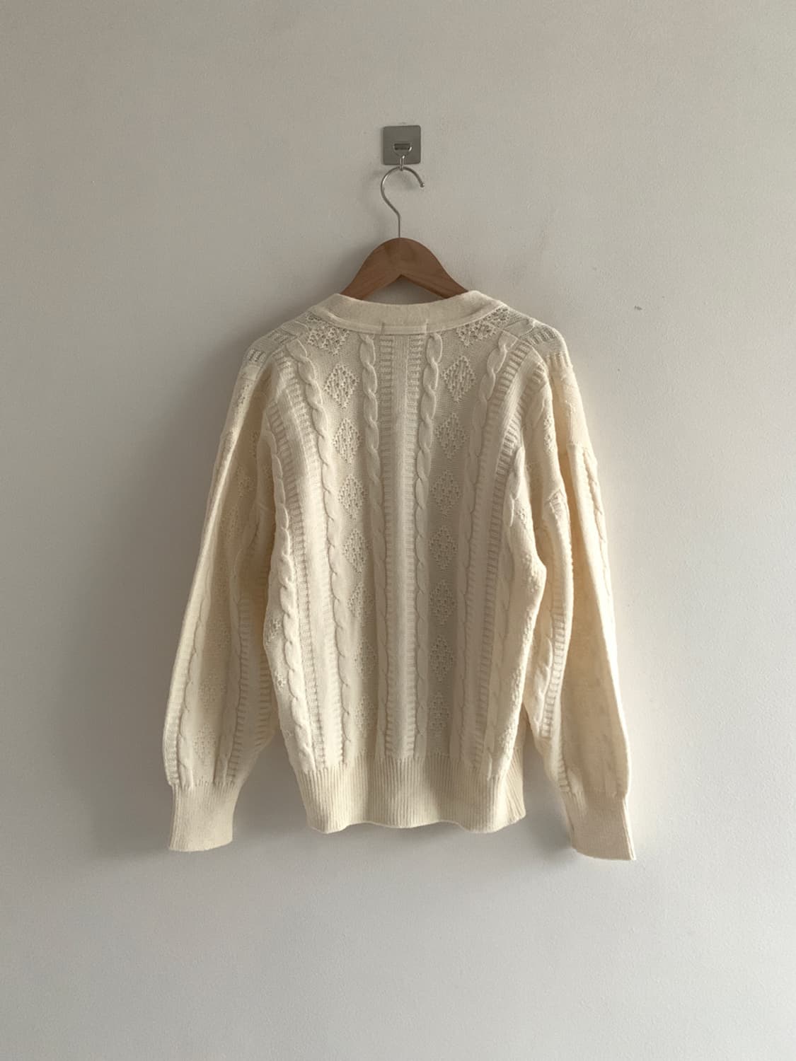 Twist Gold Button Knit Cardigan 상품이미지7