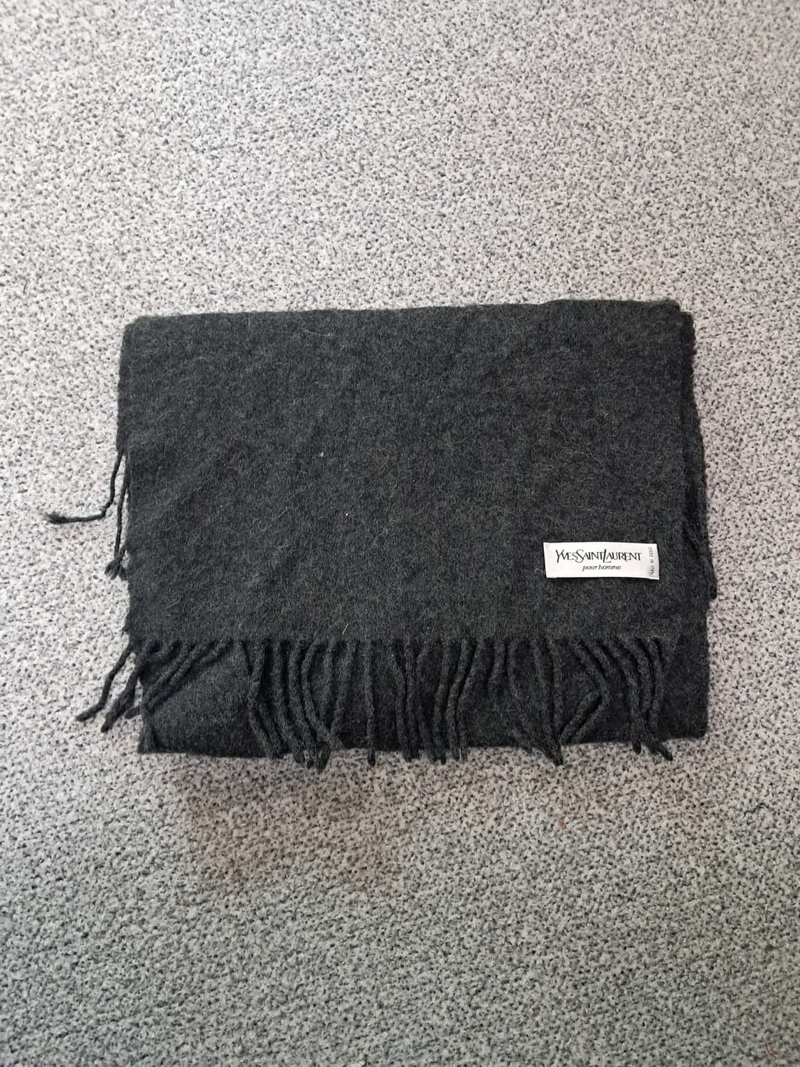 입생로랑 머플러 상품이미지1