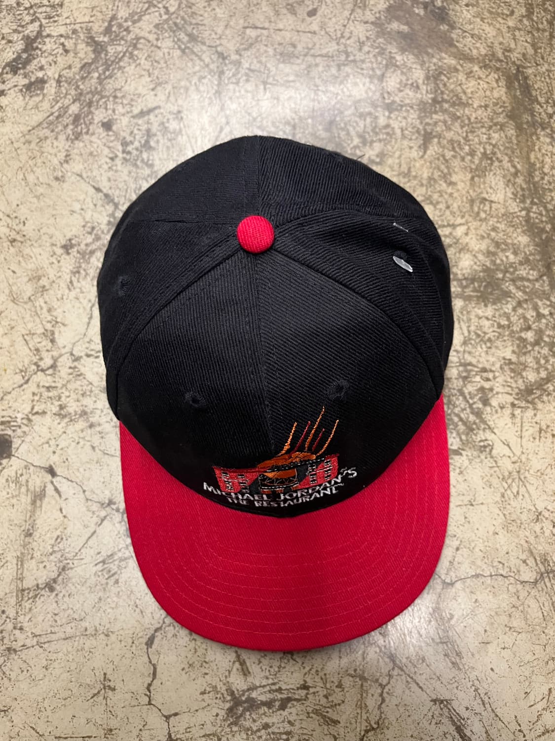 90s 마이클 조던 데드스탁 레스토랑 볼캡 블랙/레드 상품이미지3