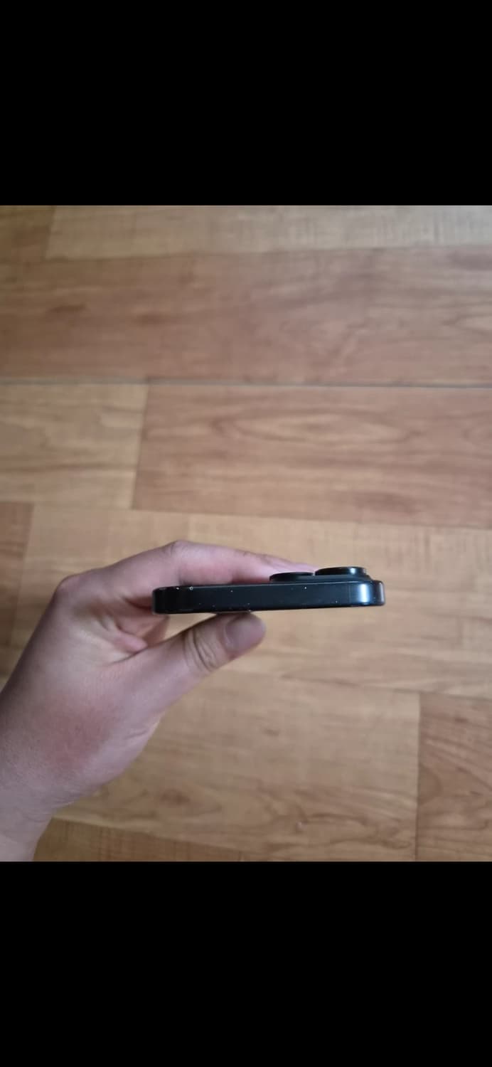 S 급 아이폰 15 블랙 128기가 상품이미지4