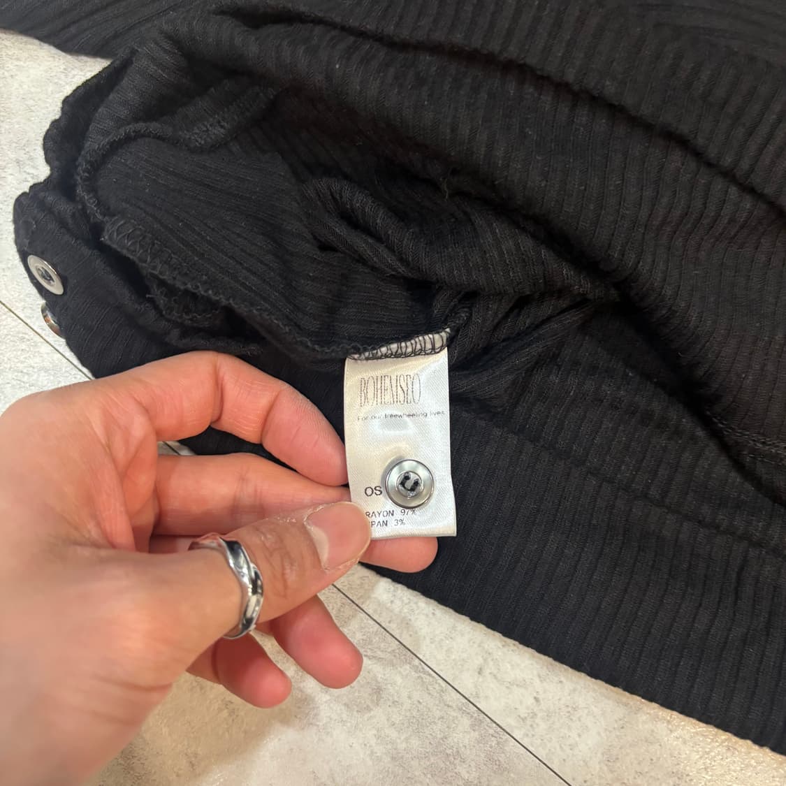 보헤미안서울) Loose Boat Neck Long Sleeve BK F 상품이미지7