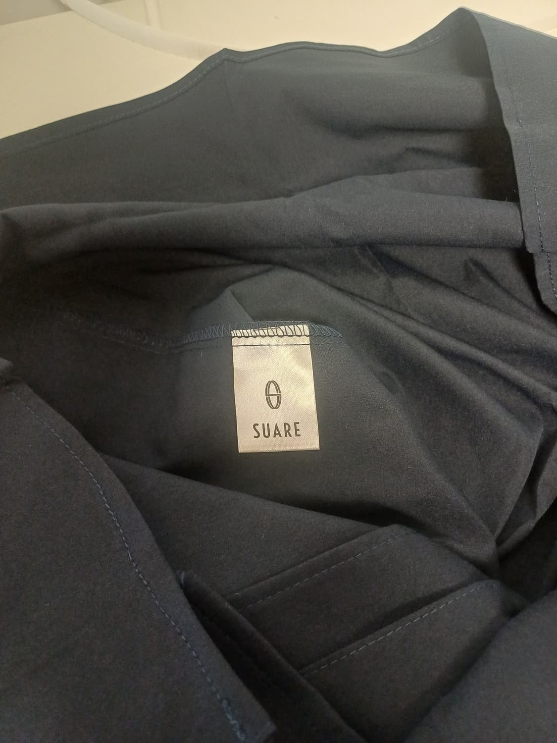 [새상품]수아레(SUARE) 스튜디오 오픈칼라 긴팔셔츠 -[M/네이비] 상품이미지4