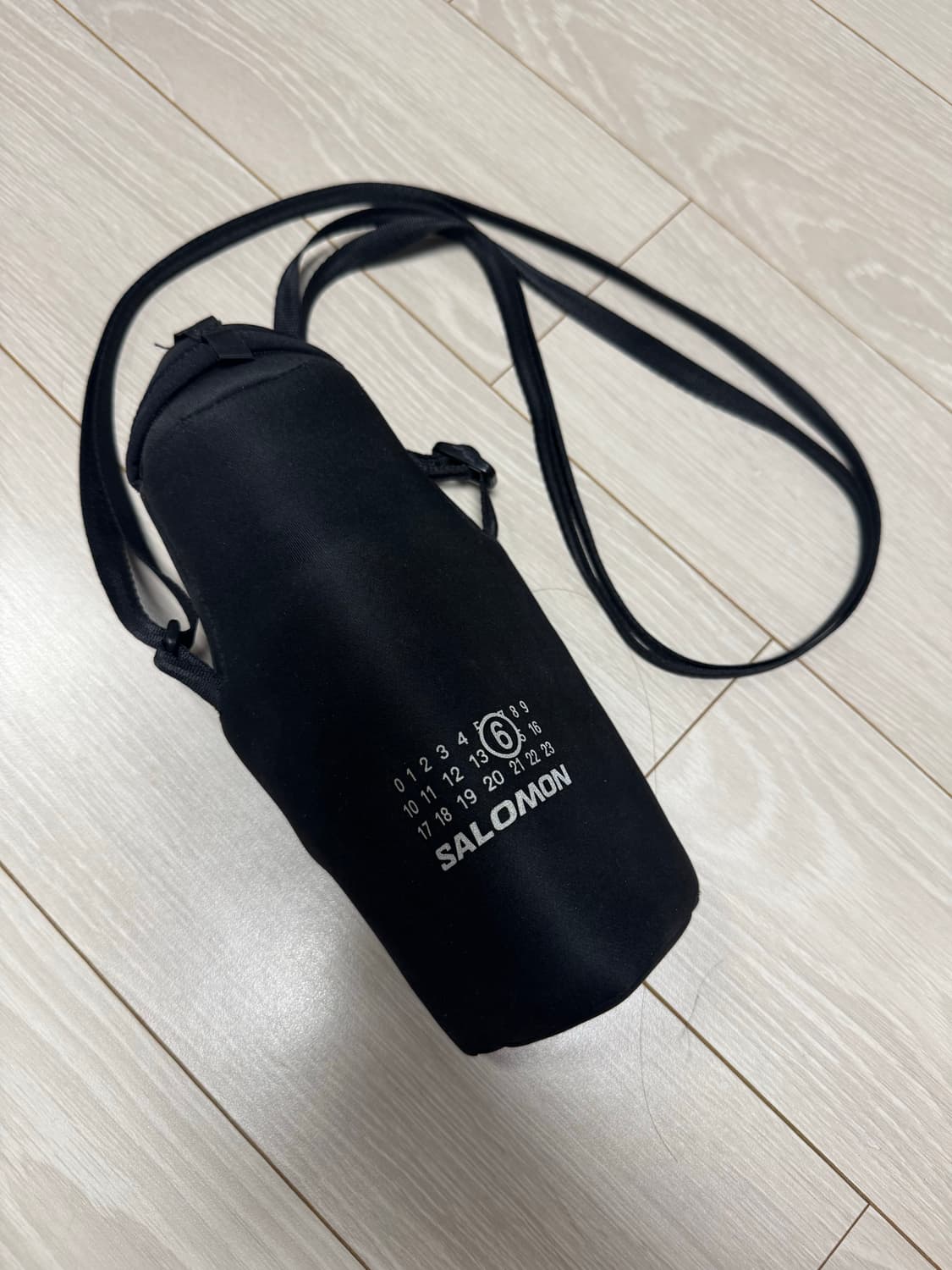 살로몬 x mm6 마르지엘라 보틀 홀더 블랙 상품이미지5