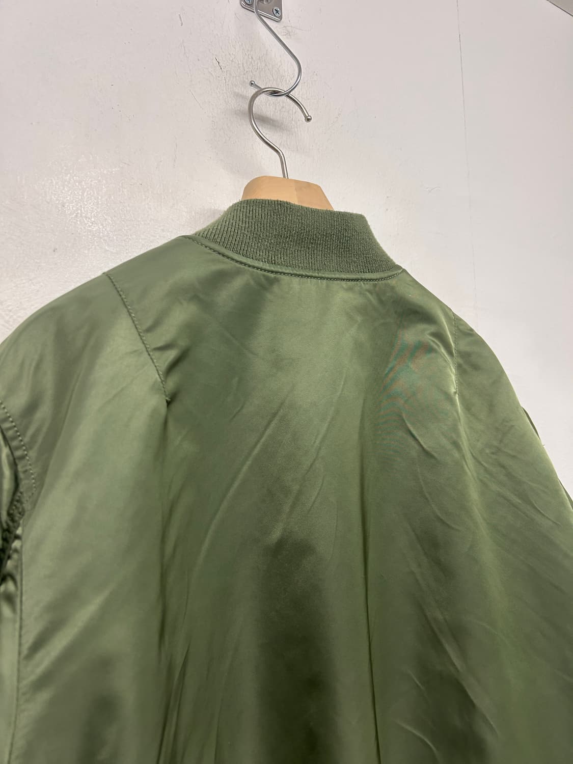 알파인더스트리 패치 MA-1 항공 점퍼 카키 상품이미지5