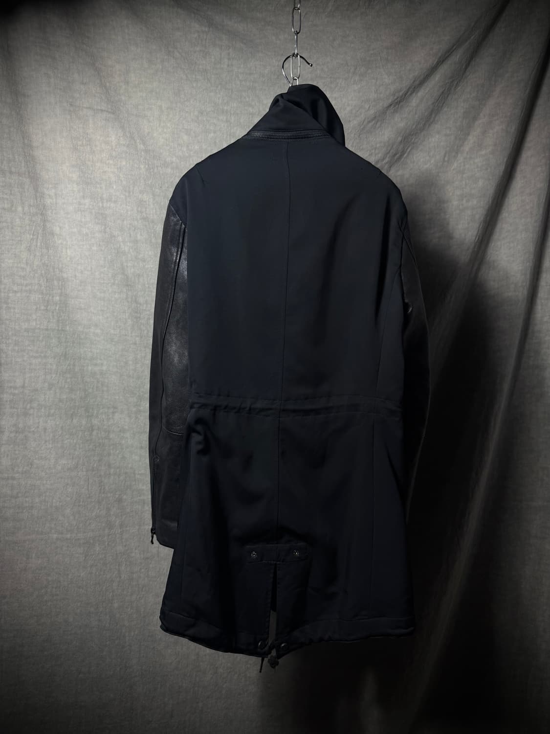 Tornado Mart Asymmetric Arm Leather Coat 상품이미지6