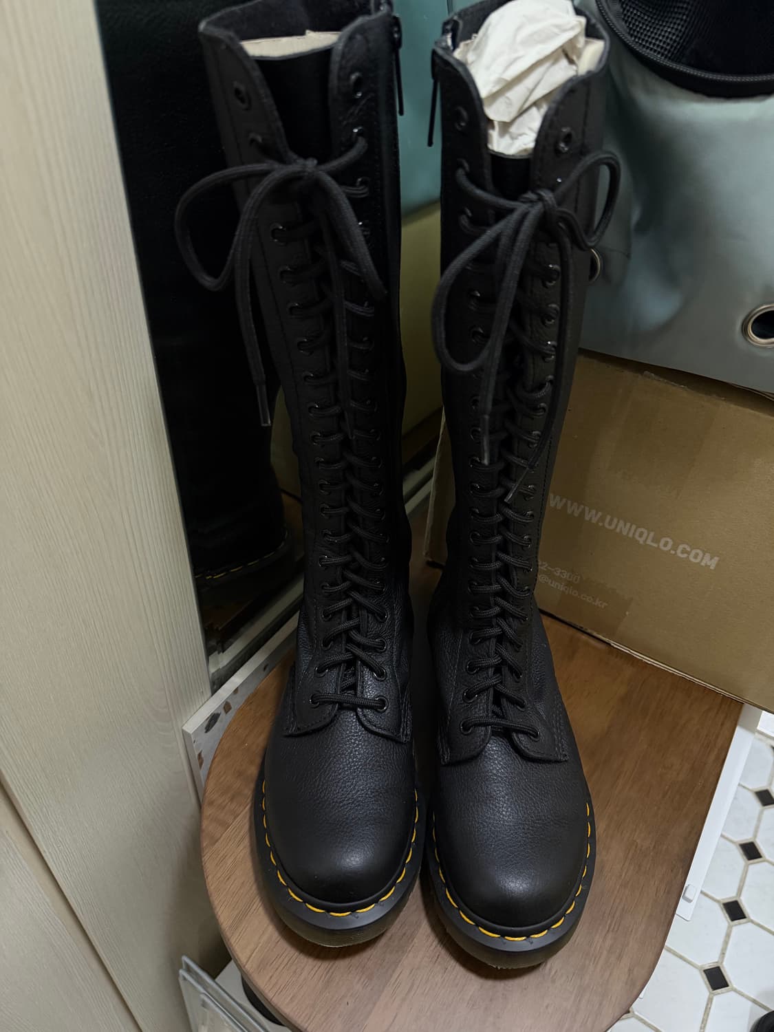 닥터마틴 1B60 20홀 240 상품이미지1