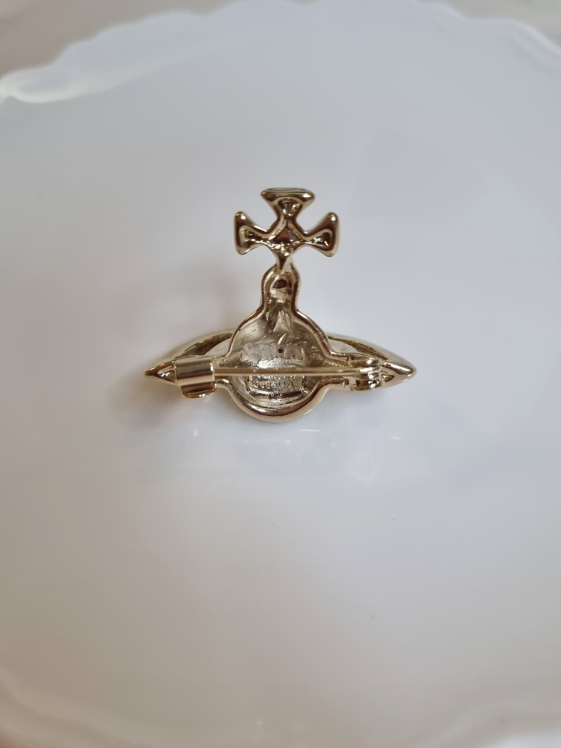 비비안웨스트우드 업사이클링 orb금장 브로치 상품이미지4