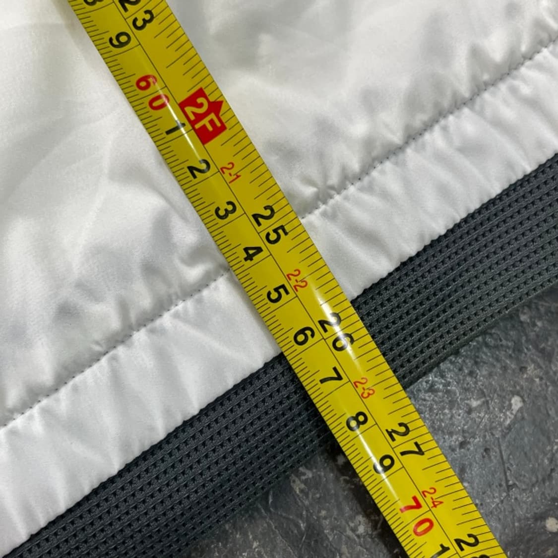 100 디스커버리 경량 바람막이  상품이미지7