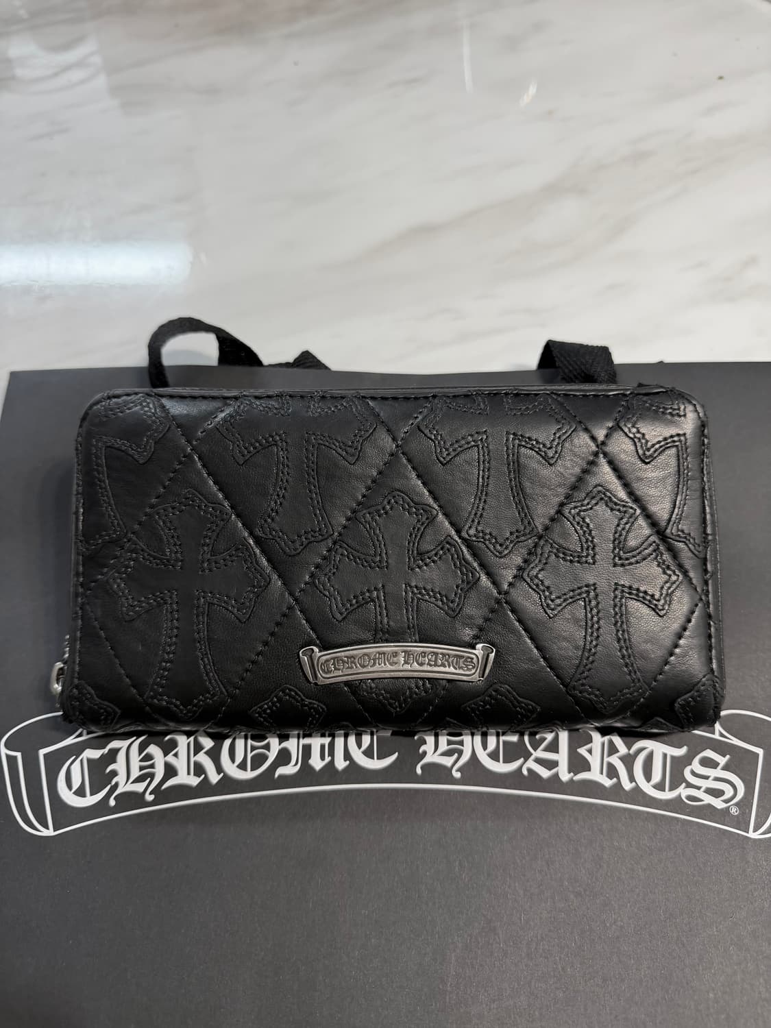 새상품급 크롬하츠 VIC 레더패치 크로스 참 세메터리 장지갑 상품이미지3