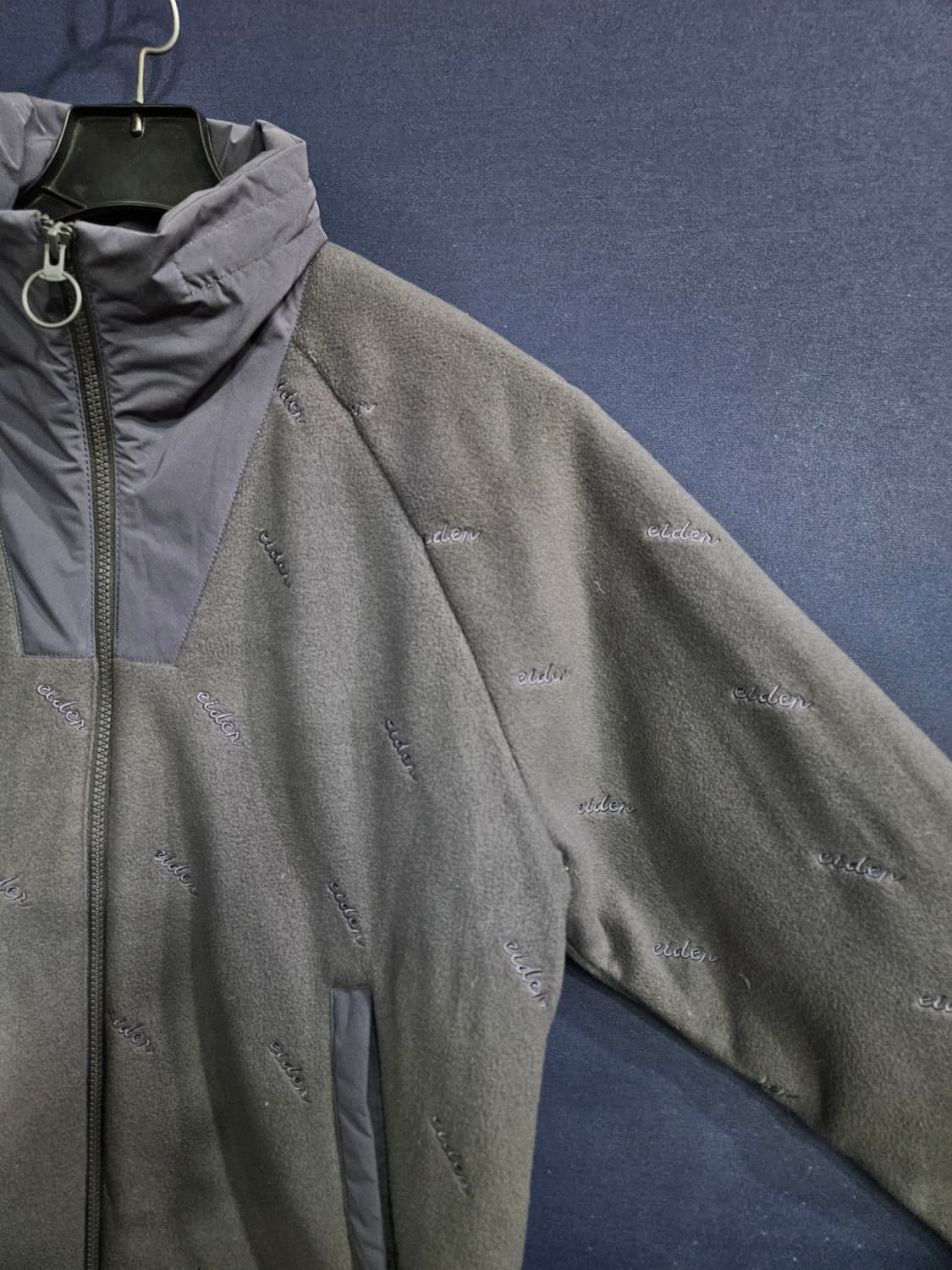 아이더 자수 로고패턴 그레이 남성 100 기모 집업자켓  상품이미지4