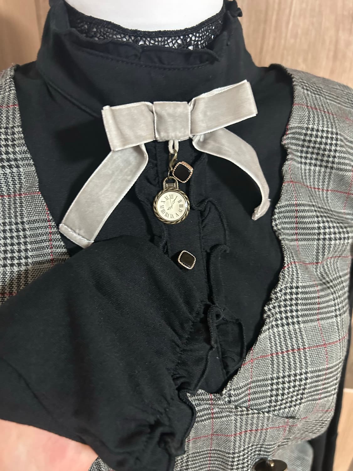 엑시즈팜 시계참 블라우스 상품이미지2