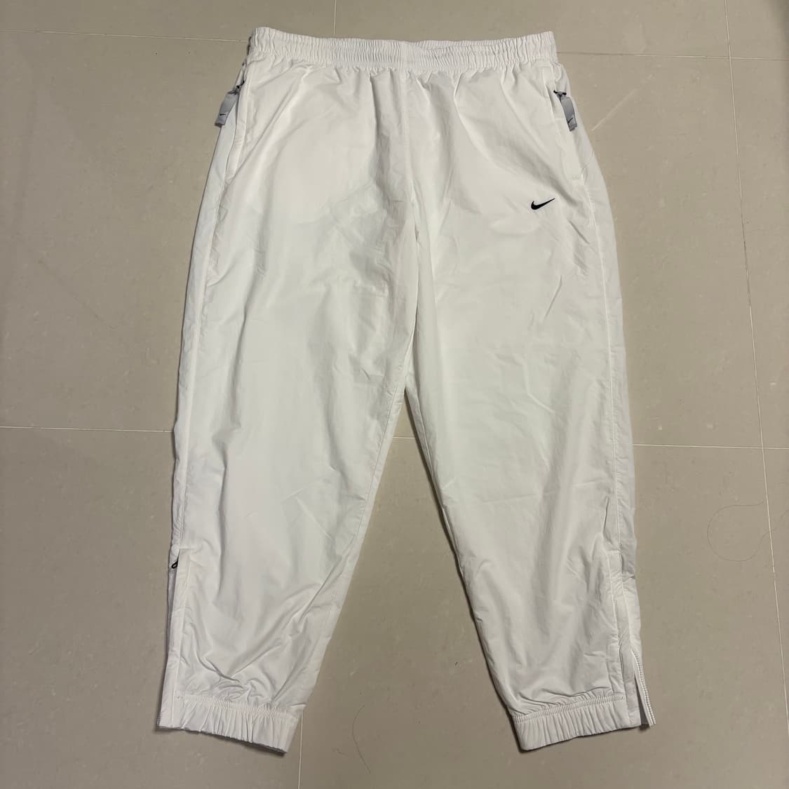 정품 나이키 스우시 화이트 조거팬츠 와이드 바람막이 트랙팬츠 바지 상품이미지4