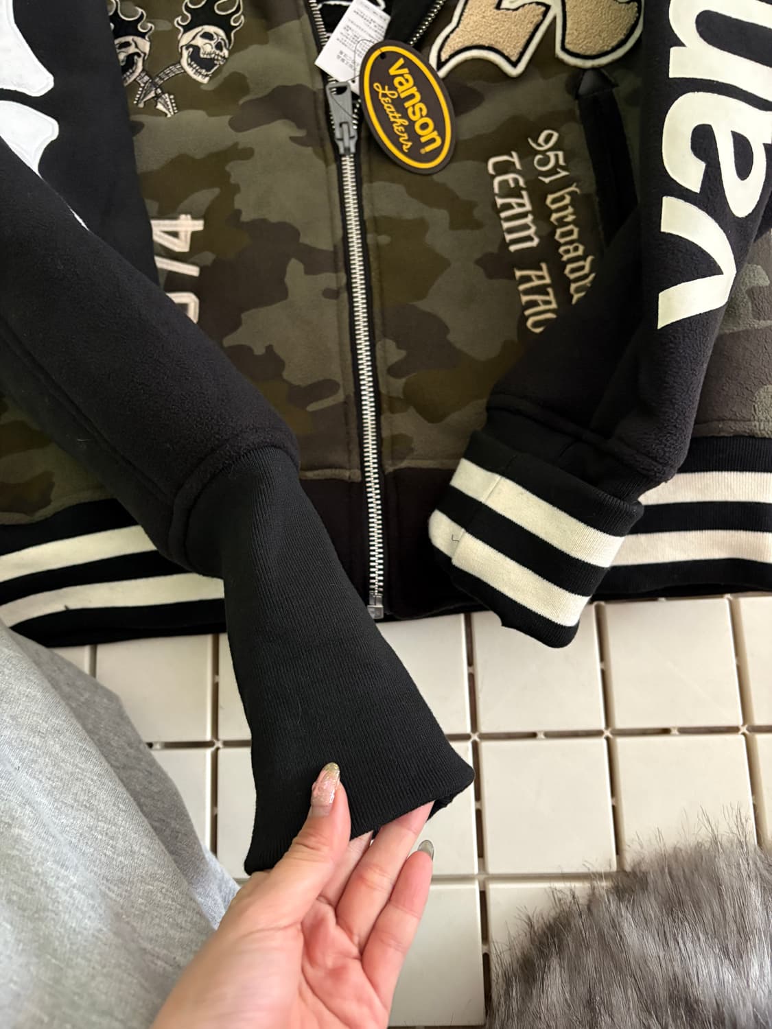 x AAO crop varsity jacket 크롭 바시티 자켓 상품이미지9