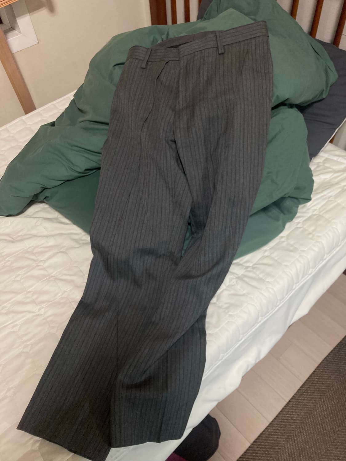 언더커버 16aw 울 절개 트라우저 상품이미지3