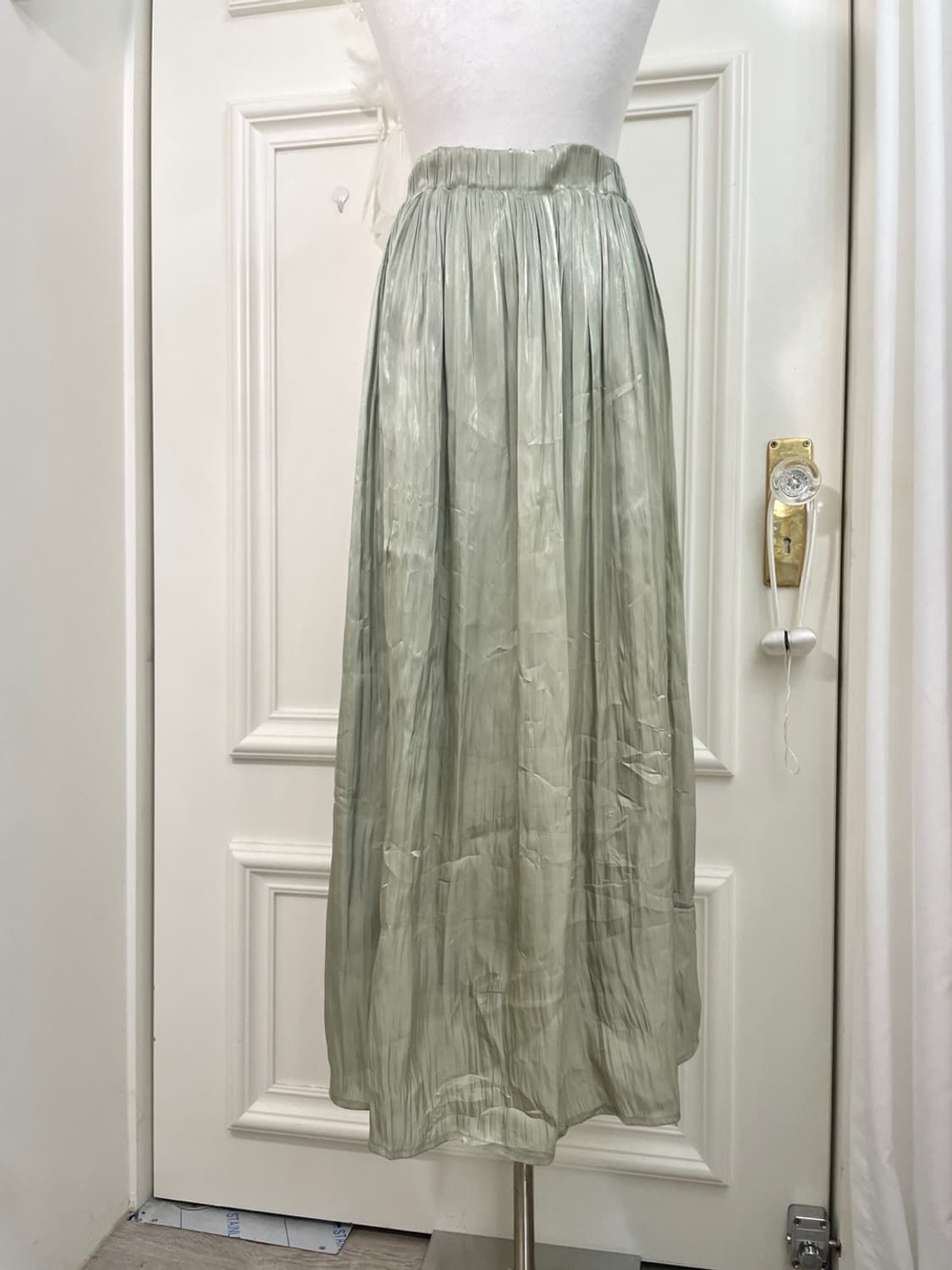 green satin pleats banding long skirt 상품이미지4