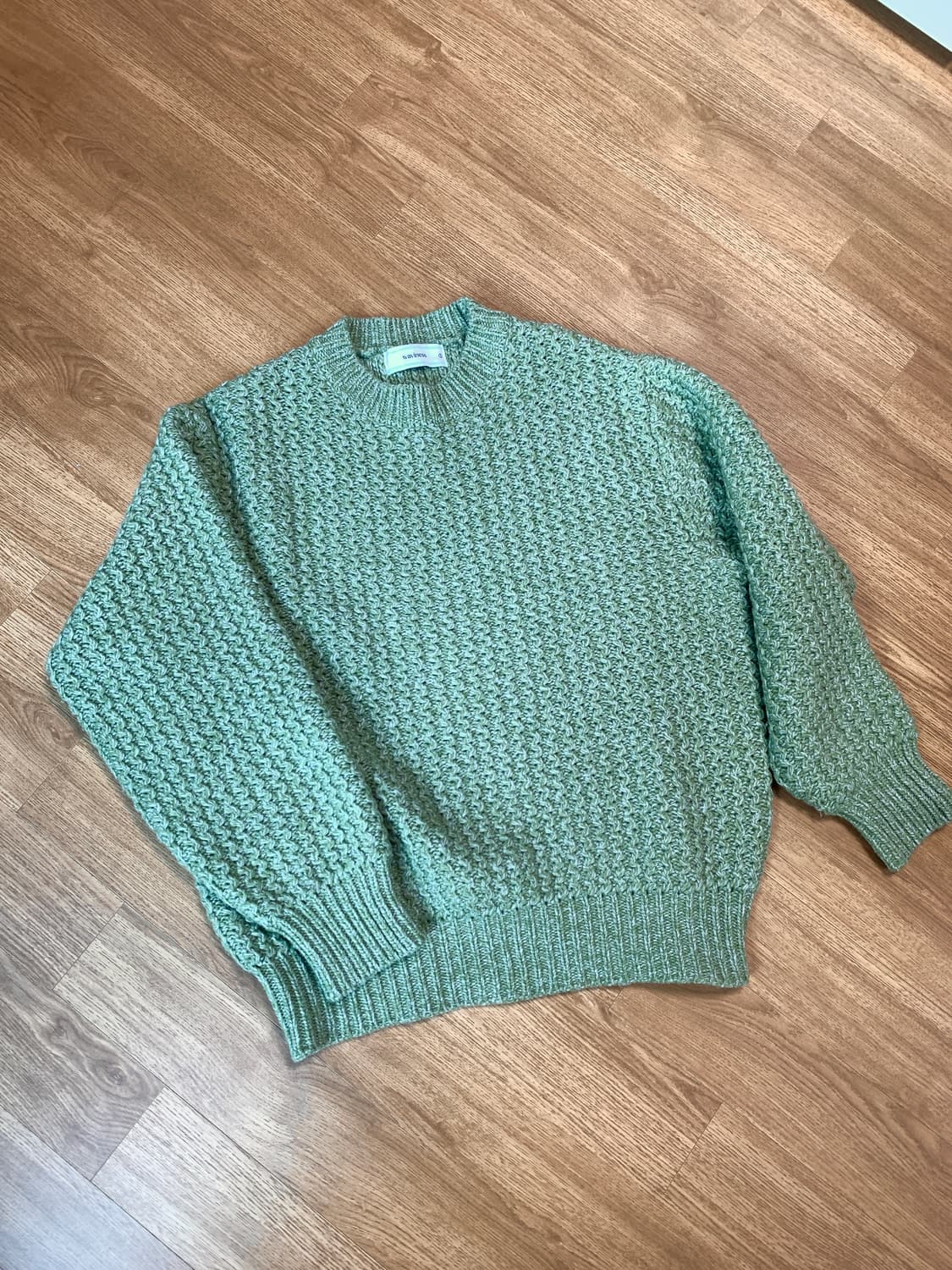 Waviness wave texture 니트 스웨터 페일 그린 1사이즈 상품이미지1