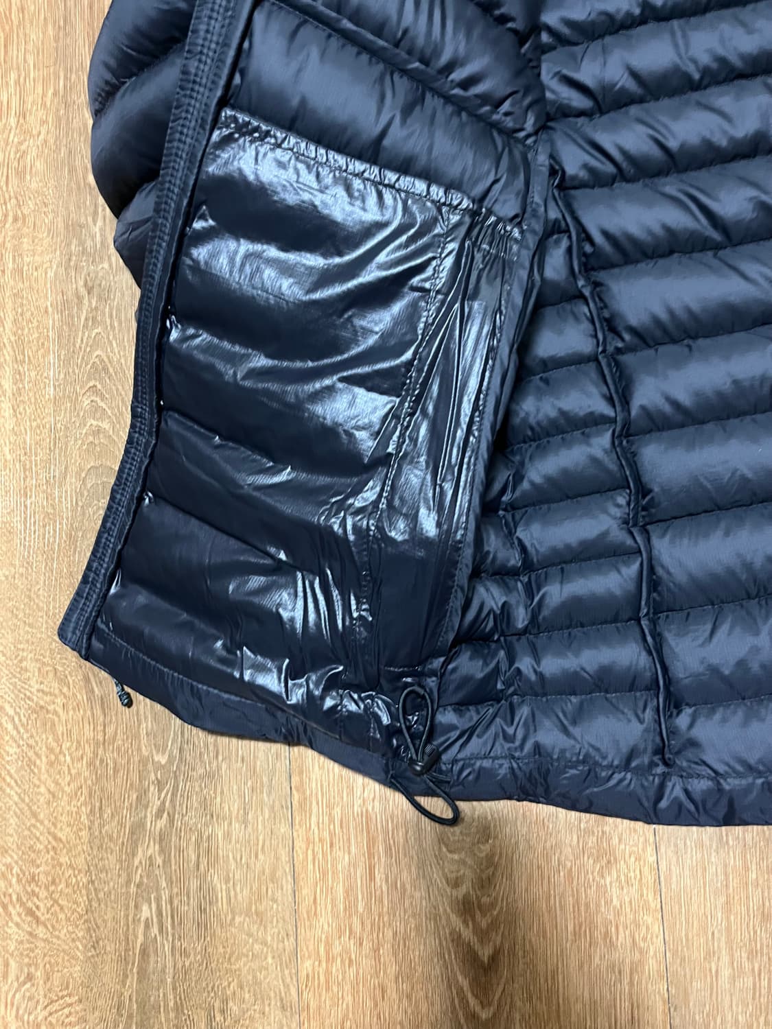 파타고니아 다운 스웨터 후디 블랙 상품이미지6