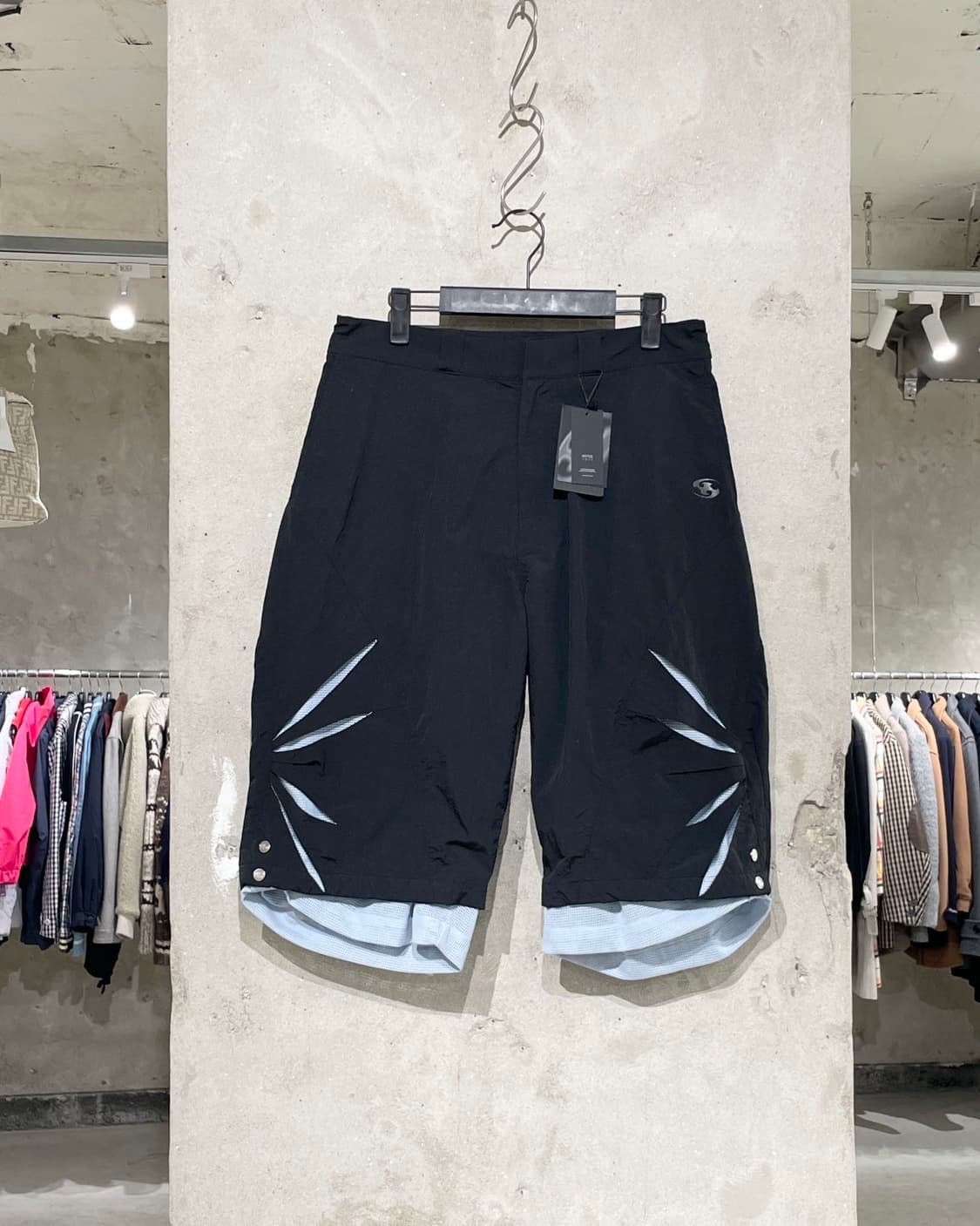 산산기어 24S/S 블랙 컷 오프 메쉬 쇼츠 상품이미지1