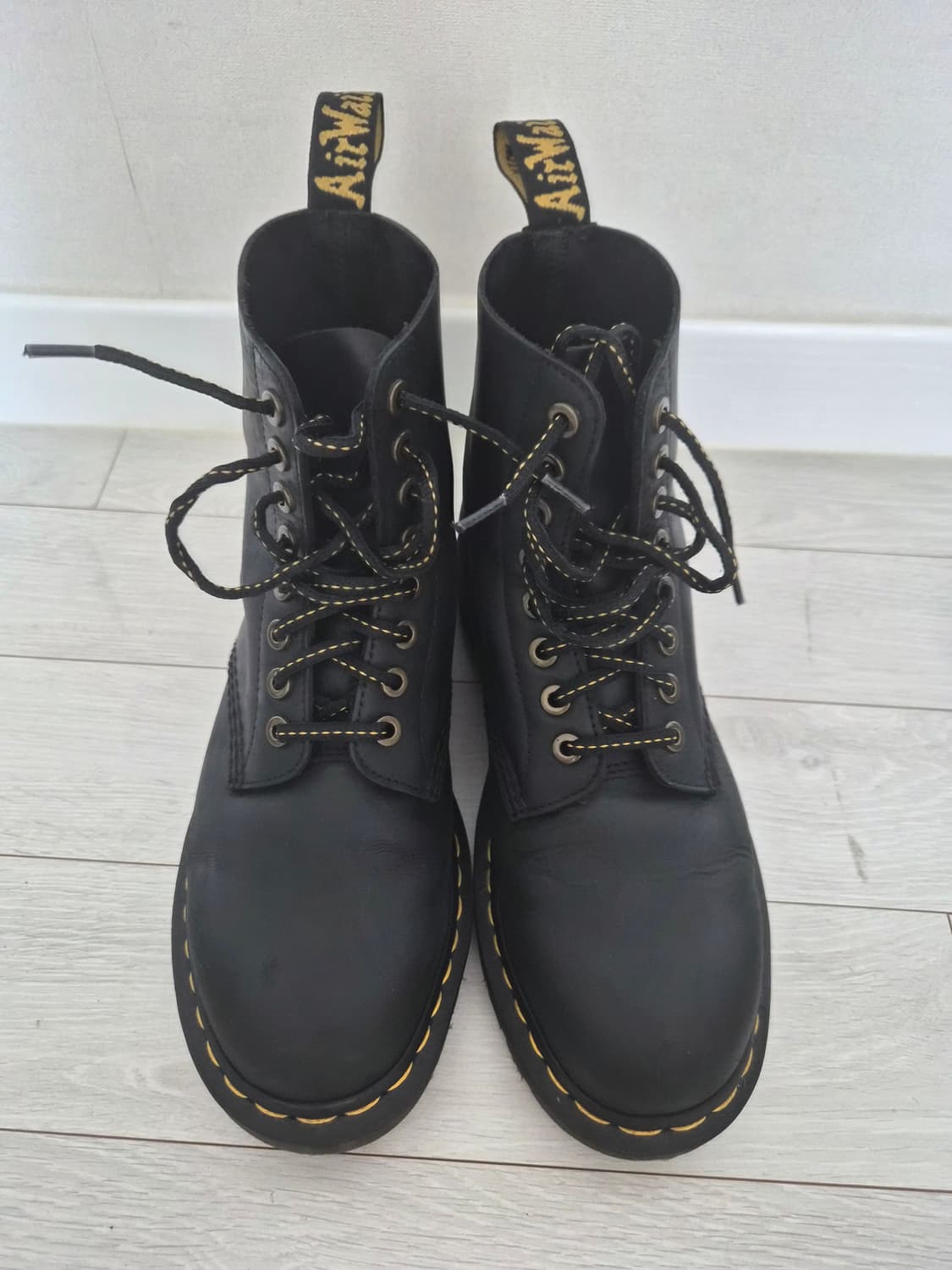 닥터마틴 1460 8홀 부츠 팝니다 상품이미지1