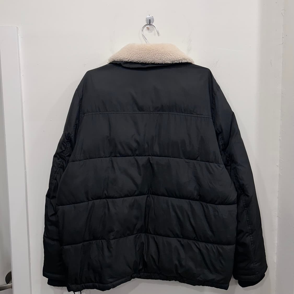 게스 퀘스천 로고 양털카라 퀼팅 경량패딩 상품이미지5