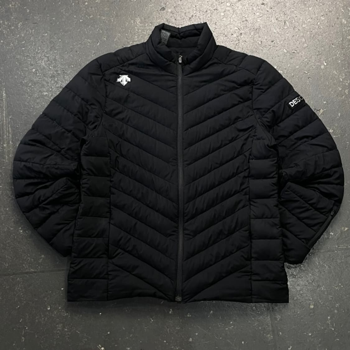 105 데상트 경량패딩  상품이미지1