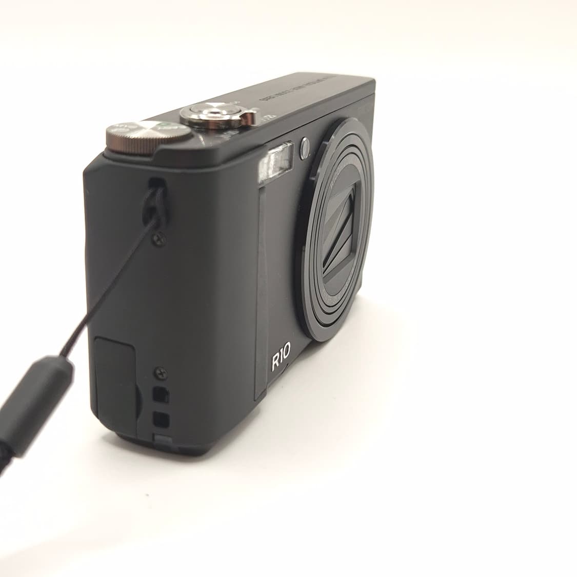 풀박미품✨ 리코 R10 블랙 🖤 클래식한 색감의 올인원 디카 ✨ 상품이미지2