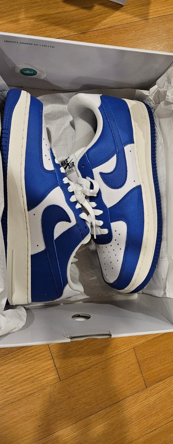 나이키 에어포스1 바이유 제품입니다. 상품이미지4