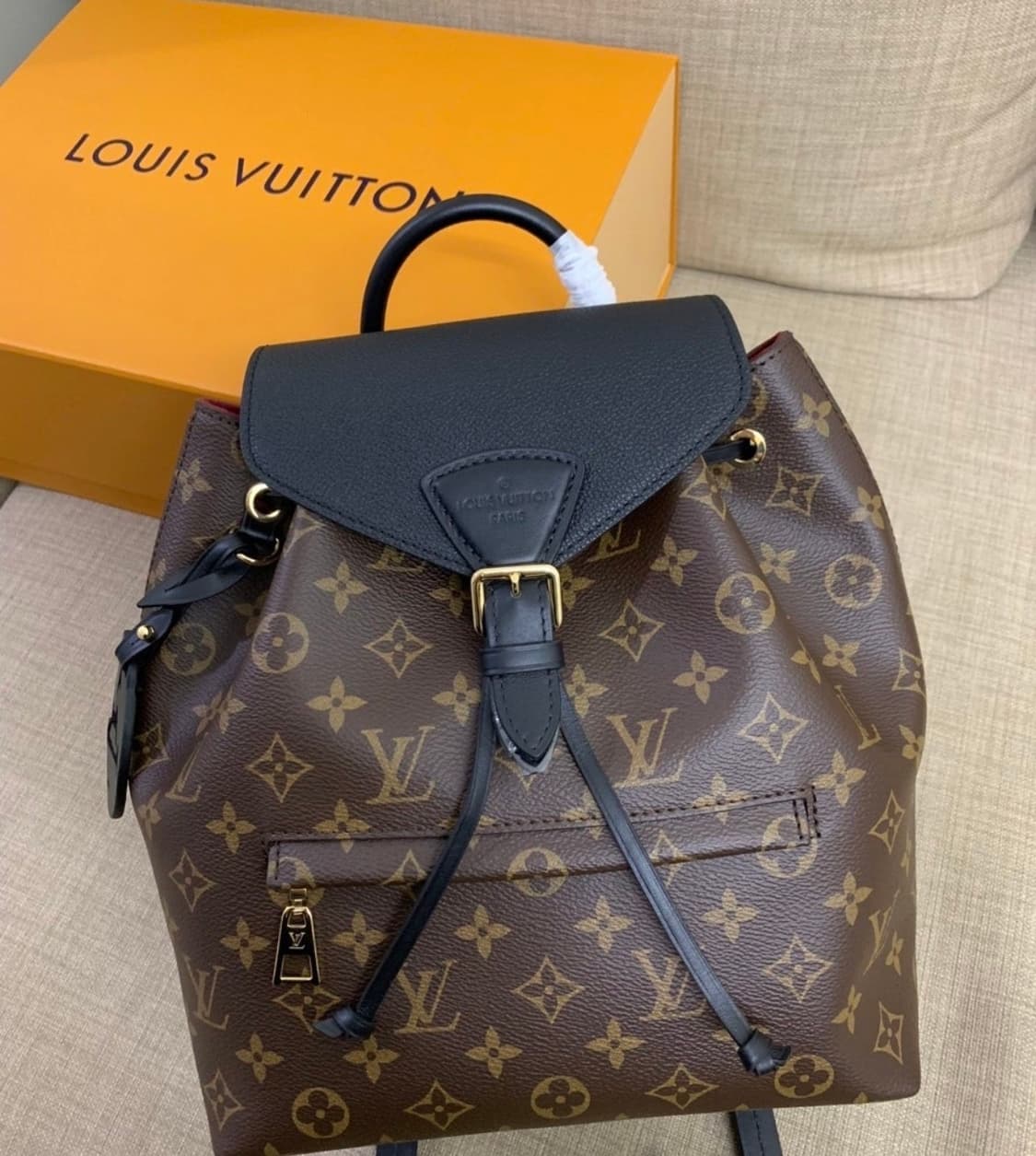 루이비통 몽수리백팩 상품이미지1