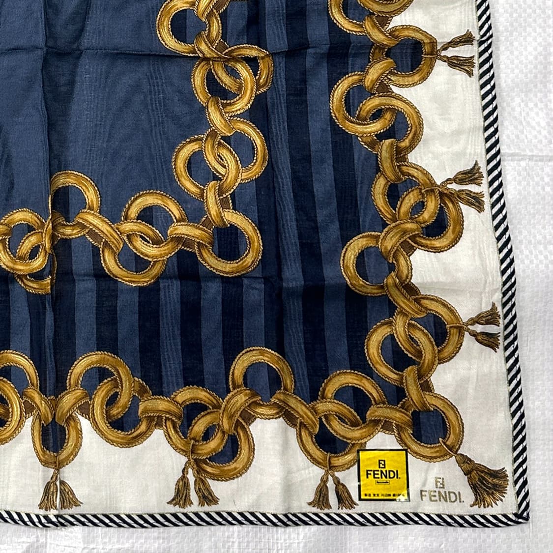 펜디 팬디 코튼 그래픽 프린팅 쁘띠 스카프 손수건 정품 새상품 상품이미지2