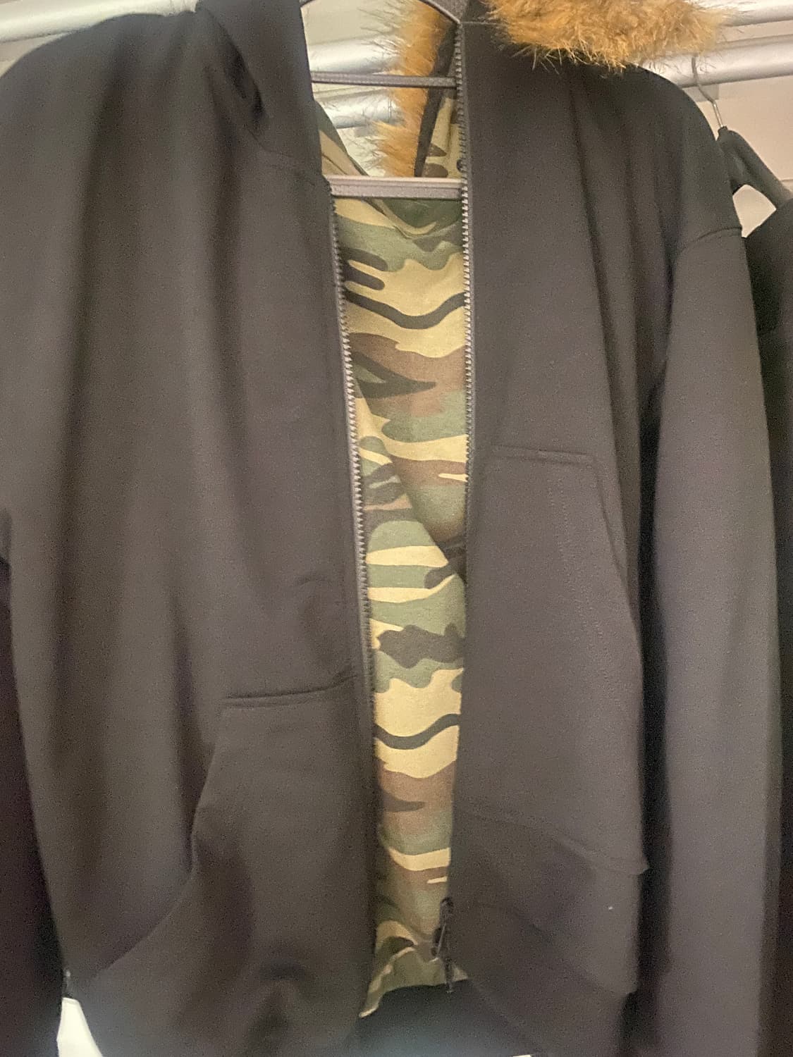 Reversible Faux Fur Hoodie Black/Camo Kh 상품이미지3