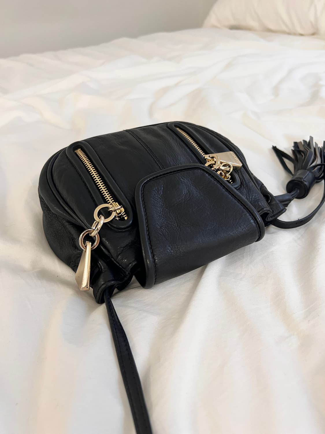 씨바이끌로에 블랙 레더 크로스백 상품이미지3